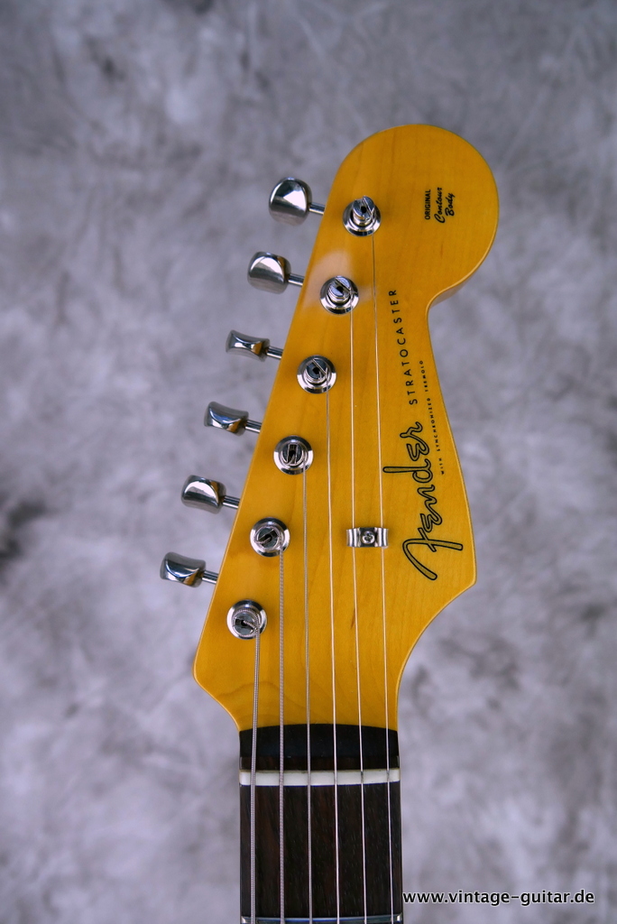 Fender-Stratocaster-MIJ-Japan-1962-Reissue-sparklin-red-001g-red-004.JPG