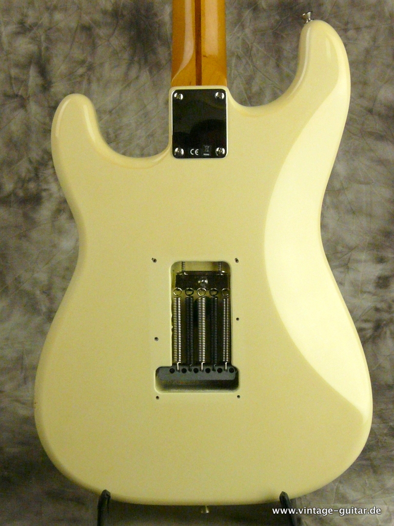Fender-Stratocaster-Mexico-olympic_white-005.JPG