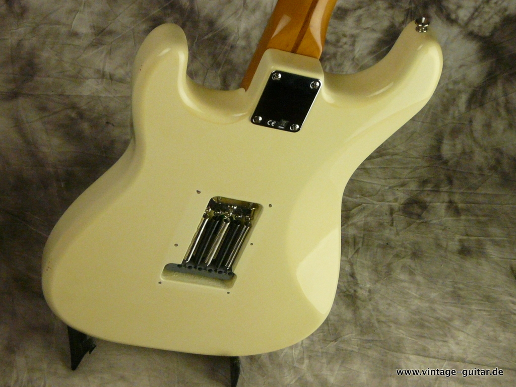 Fender-Stratocaster-Mexico-olympic_white-010.JPG