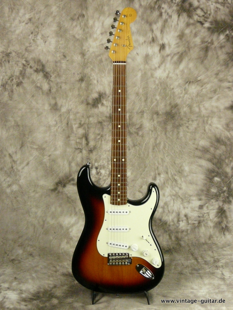 Fender-Stratocaster-Japan-sunburst-67-62-pickups-011.JPG