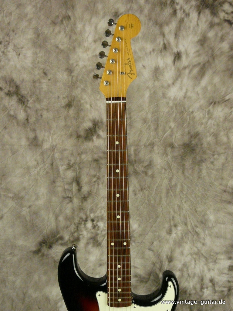 Fender-Stratocaster-Japan-sunburst-67-62-pickups-015.JPG