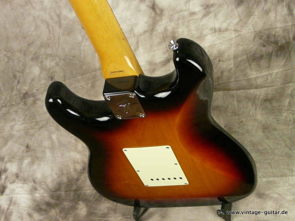 Fender-Stratocaster-Japan-sunburst-67-62-pickups-020.JPG