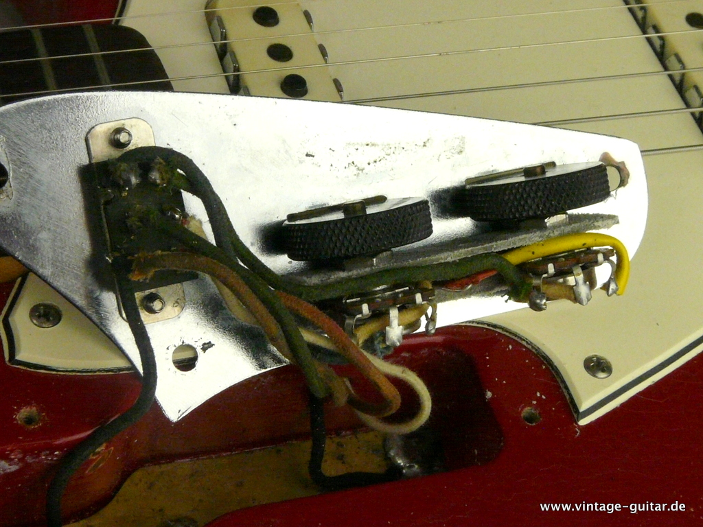 Fender_Jaguar-1964--refin-dakota-red-014.JPG