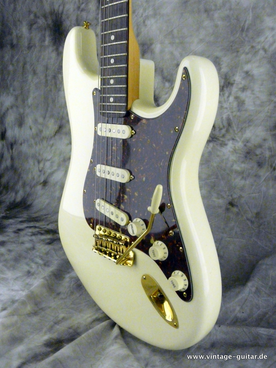 Fender-Stratocaster-Vintage-Deluxe-2002-olympic-white-006.JPG