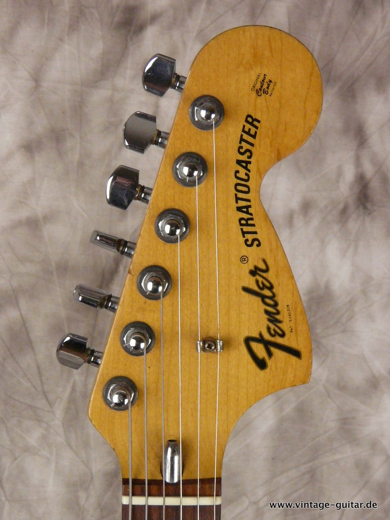 Fender_Stratocaster-1972-sunburst-003.JPG