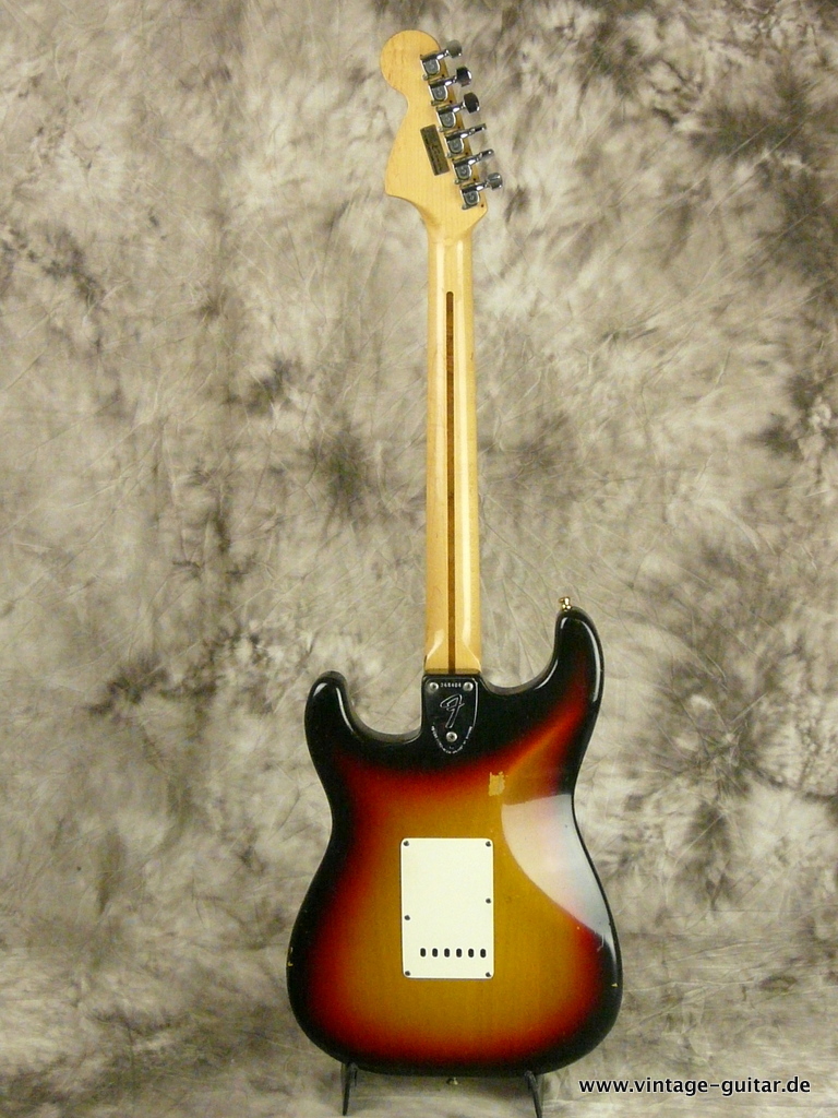 Fender_Stratocaster-1972-sunburst-005.JPG