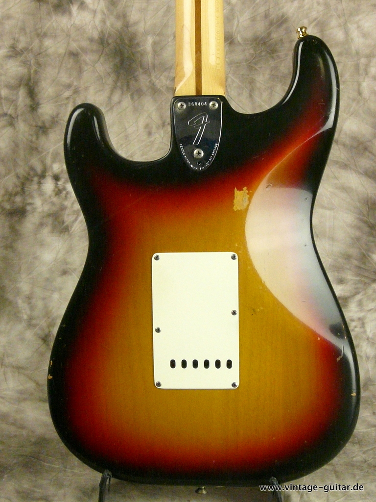Fender_Stratocaster-1972-sunburst-006.JPG