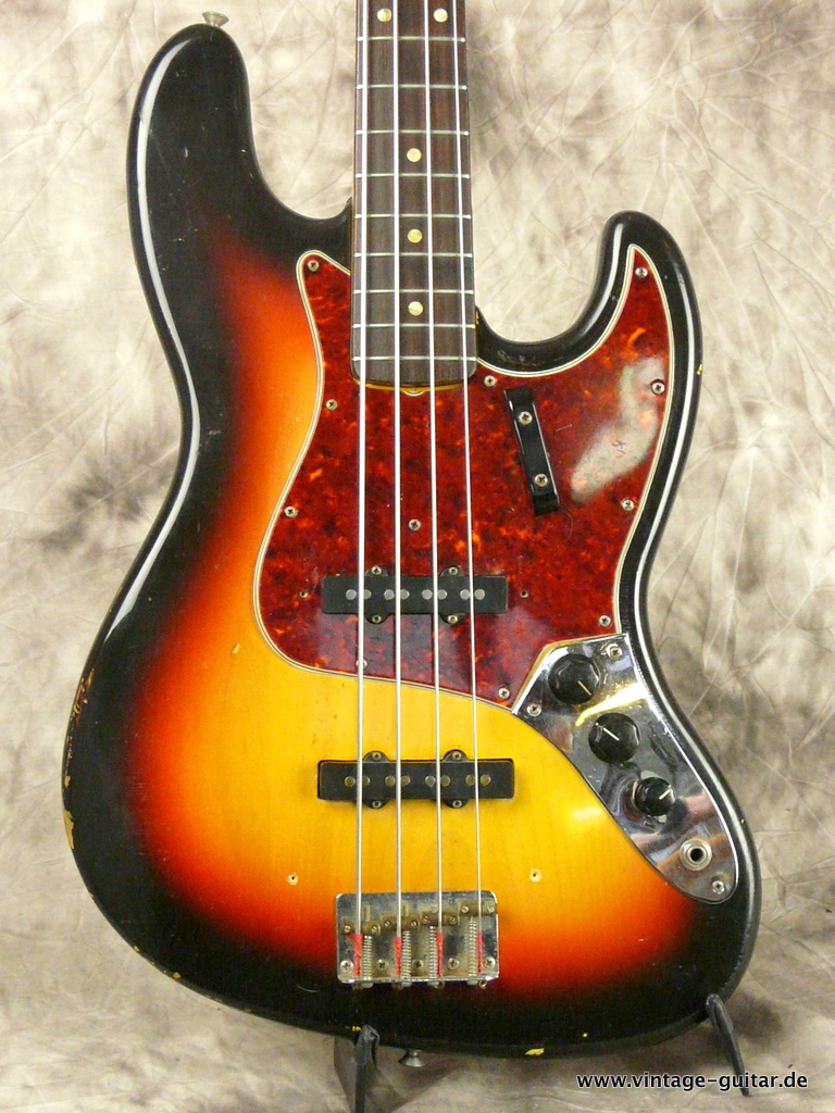Fender_Jazz_Bass-1966-1867-sunburst-002.JPG