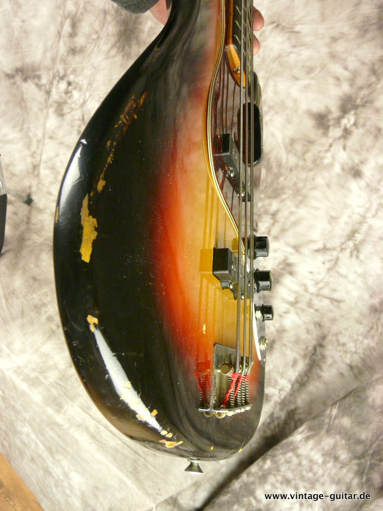 Fender_Jazz_Bass-1966-1867-sunburst-007.JPG