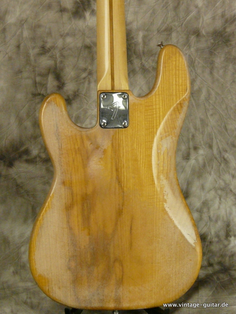 Fender_Precision-1978-maple-natural-005.JPG