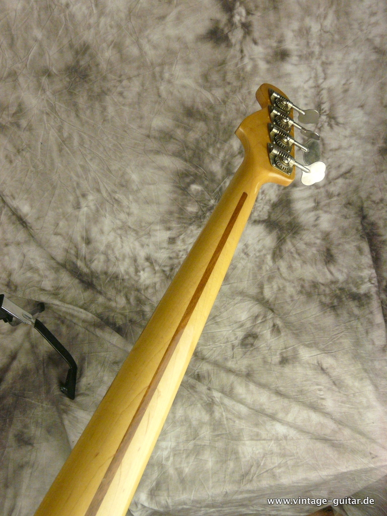 Fender_precision_bass-1976-mocha-007.JPG