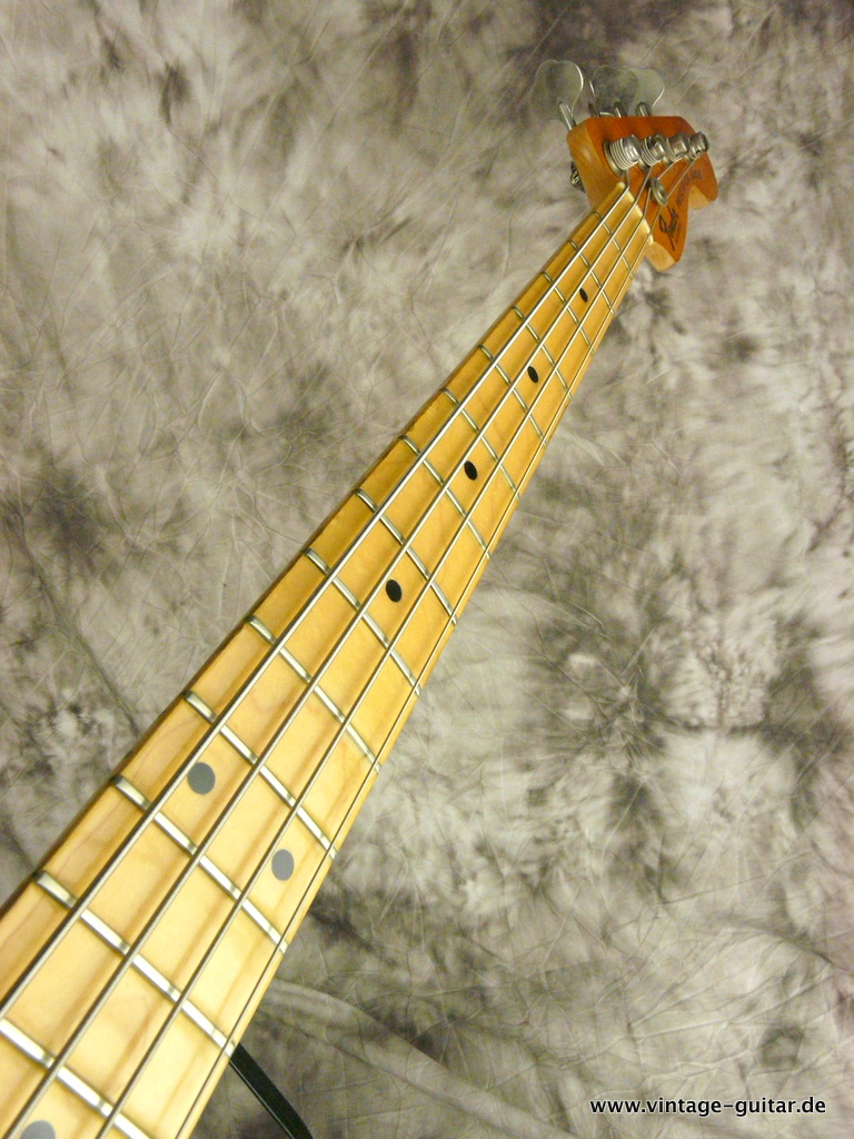 Fender_precision_bass-1976-mocha-008.JPG