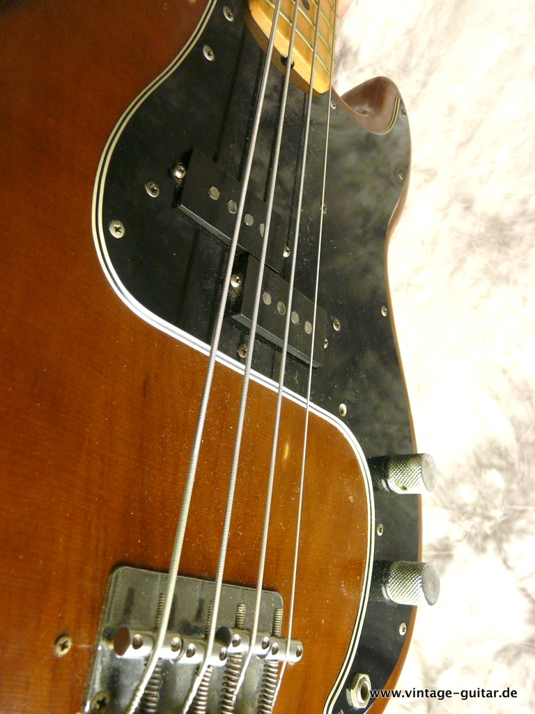 Fender_precision_bass-1976-mocha-010.JPG