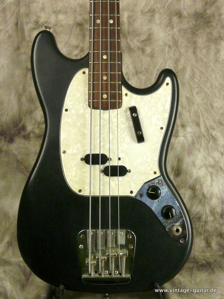 Fender_Mustang_Bass-1973-black-002.JPG