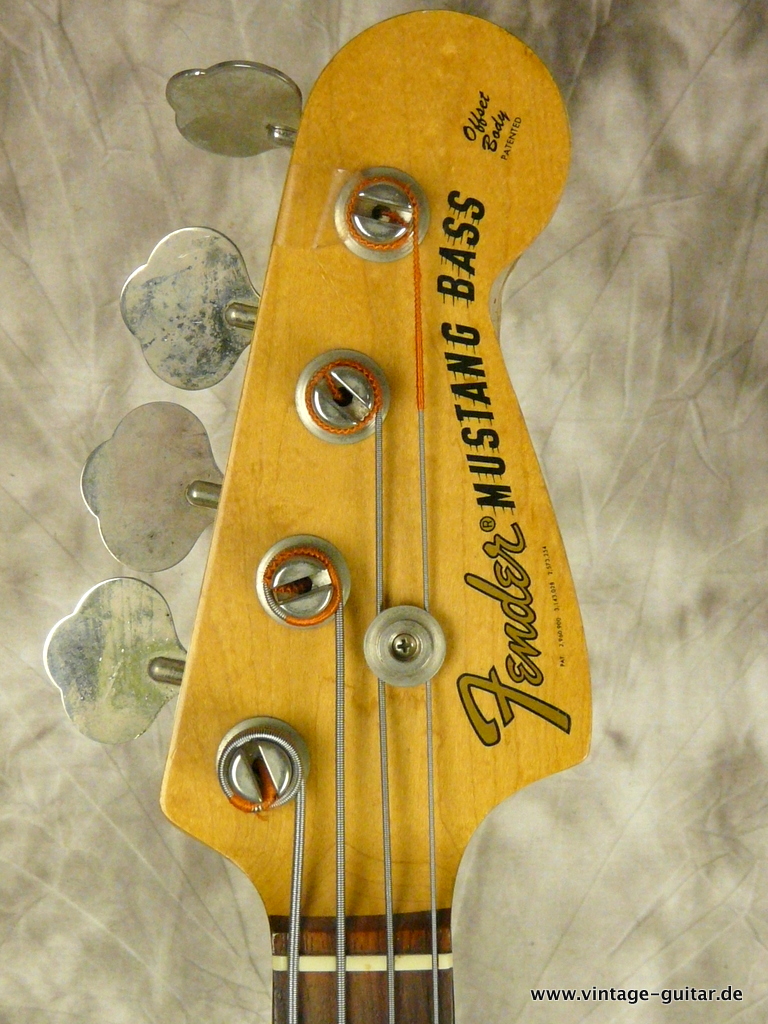 Fender_Mustang_Bass-1973-black-003.JPG