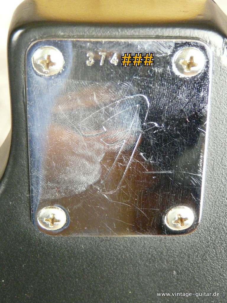 Fender_Mustang_Bass-1973-black-007.JPG