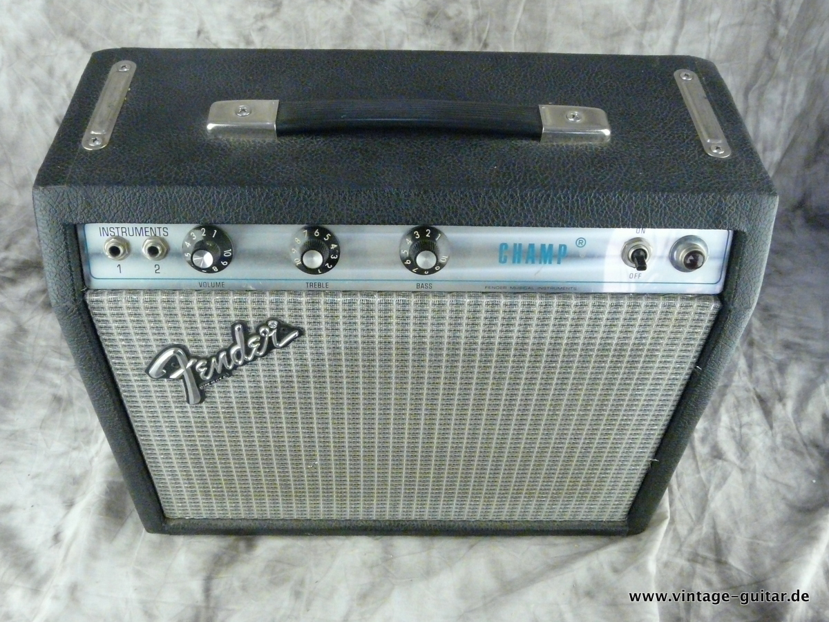 Fender-Champ-1979-Silverface-002.JPG