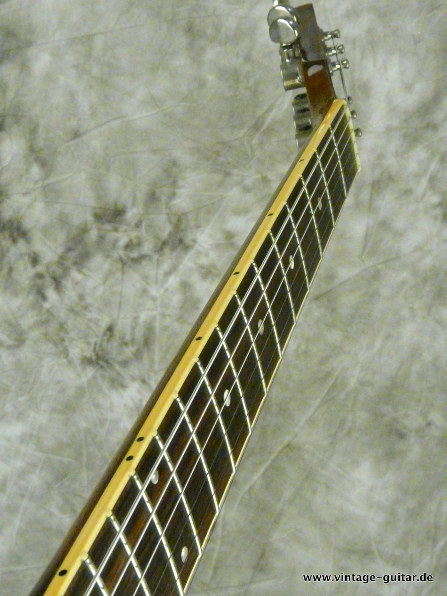 Gibson_ES-335-sunburst-1993-reissue-dot-007.JPG