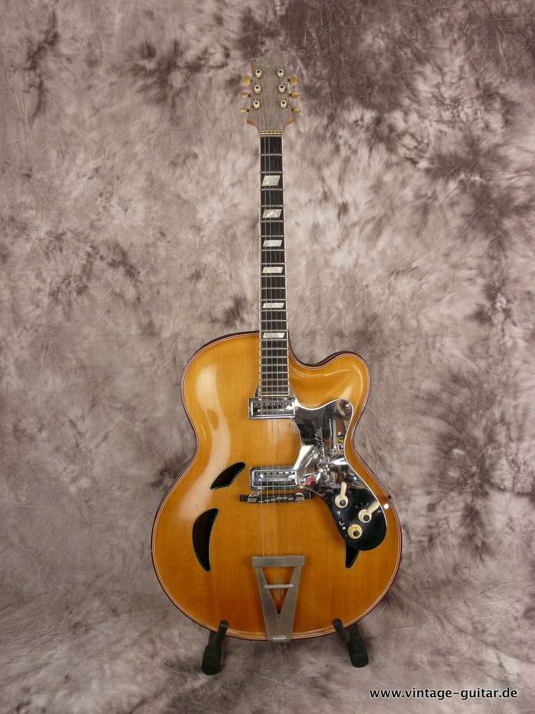 img/vintage/3059/Artur_Lang_Archtop_engraved_Headstock_1958-001.JPG