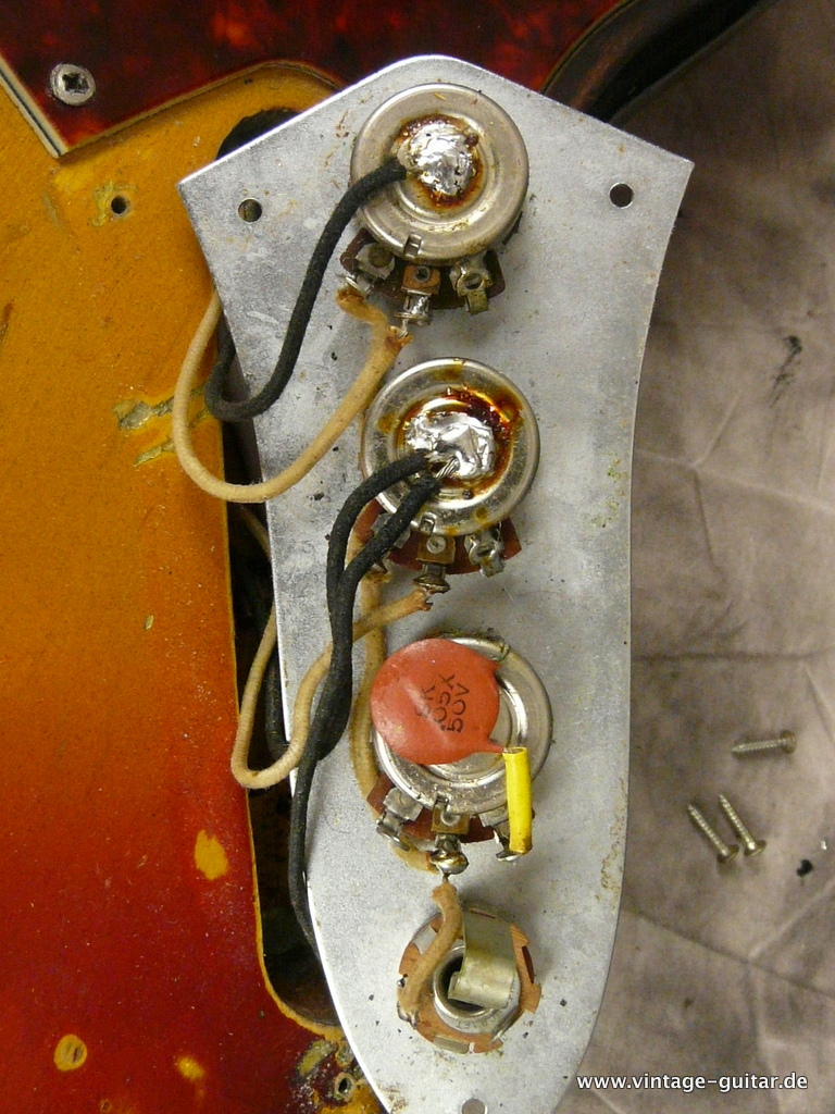 Fender_Jazzbass_1962_sunburst-016.JPG