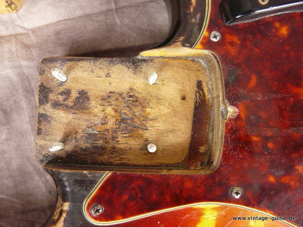 Fender_Jazzbass_1962_sunburst-021.JPG