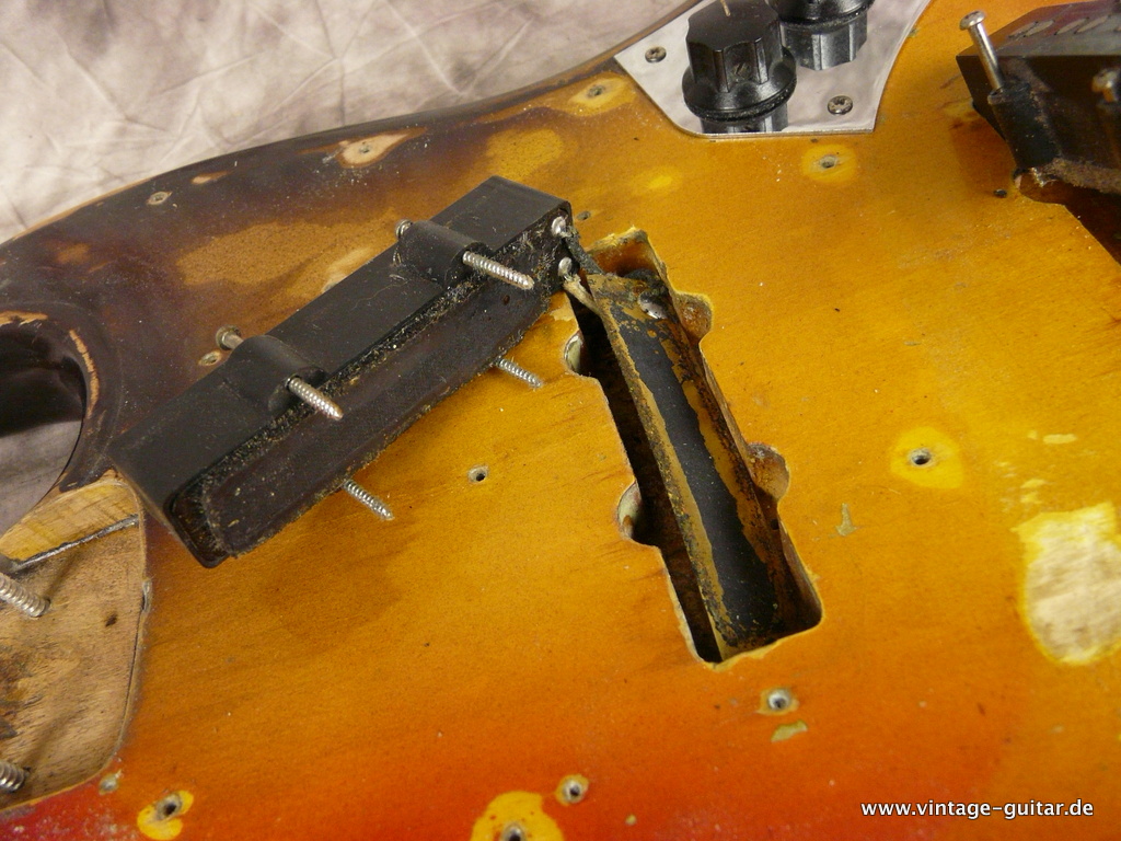 Fender_Jazzbass_1962_sunburst-025.JPG