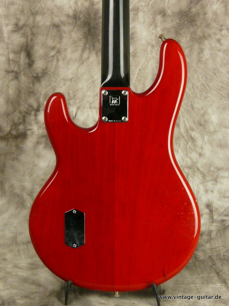 MusicMan-Cutlass-I-1980-red-004.JPG