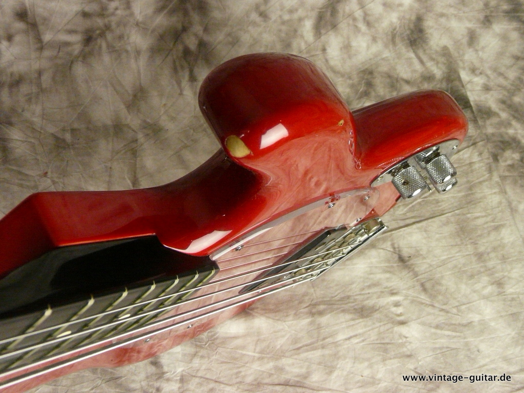 MusicMan-Cutlass-I-1980-red-008.JPG