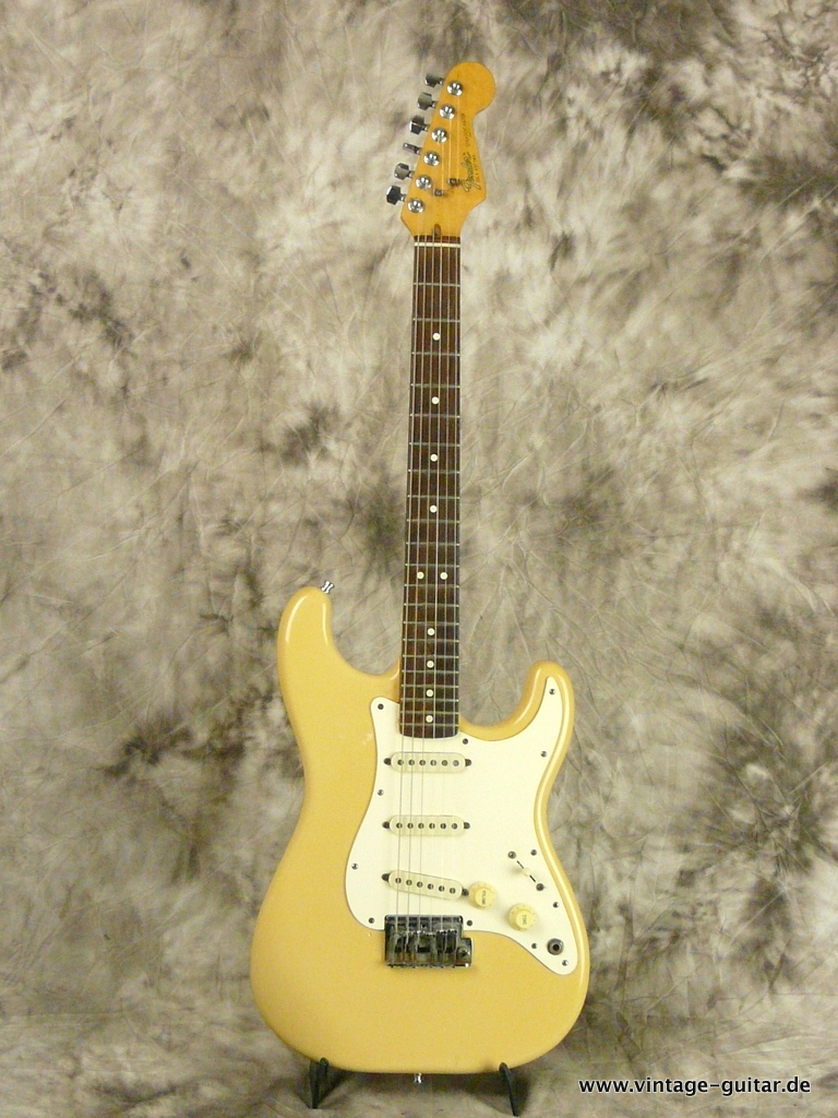 Fender_Stratocaster-1984-Dan_Smith-desert-tan-001.JPG
