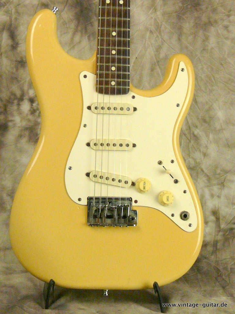 Fender_Stratocaster-1984-Dan_Smith-desert-tan-002.JPG