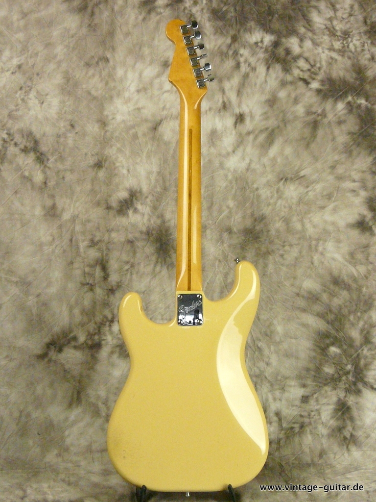 Fender_Stratocaster-1984-Dan_Smith-desert-tan-004.JPG