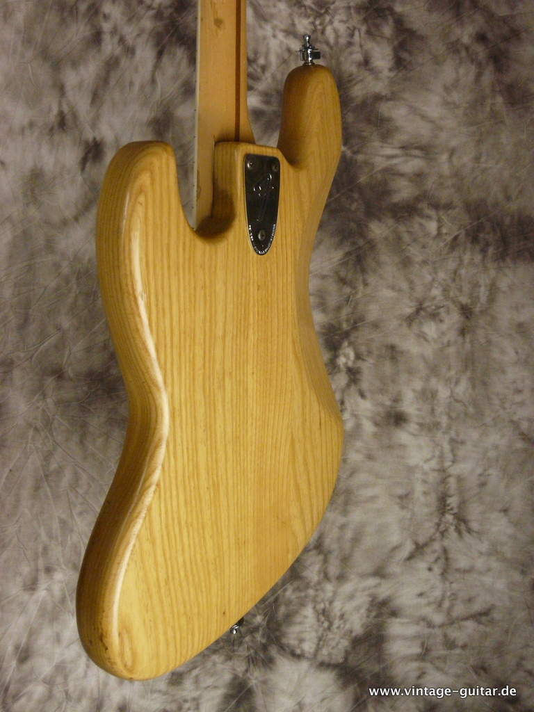 Fender-Jazz-Bass-1977-natural-011.JPG