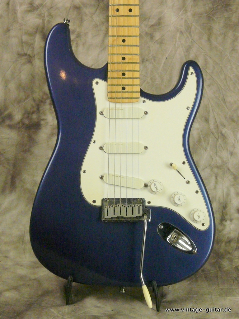 Fender-Stratocaster-Start-Plus-midnight-blue-1990-002.JPG