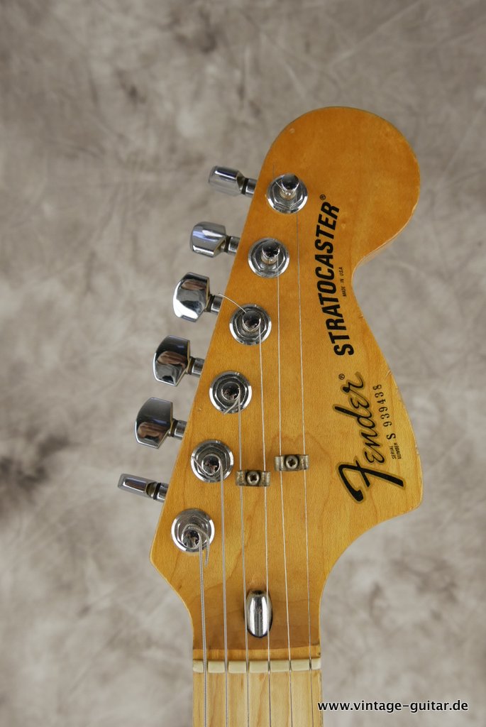 img/vintage/3074/Fender-Stratocaster-1979-black-007.JPG