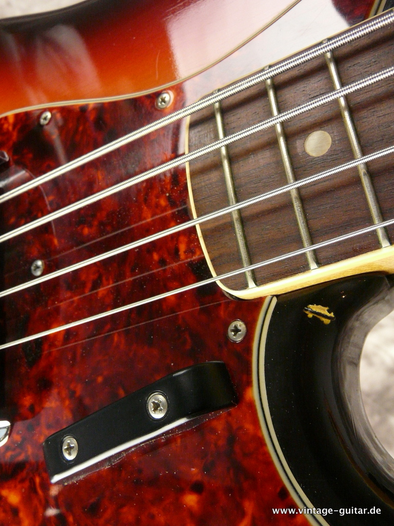 Fender-Jazz-Bass-1965-1966-sunburst-near-mint-015.JPG