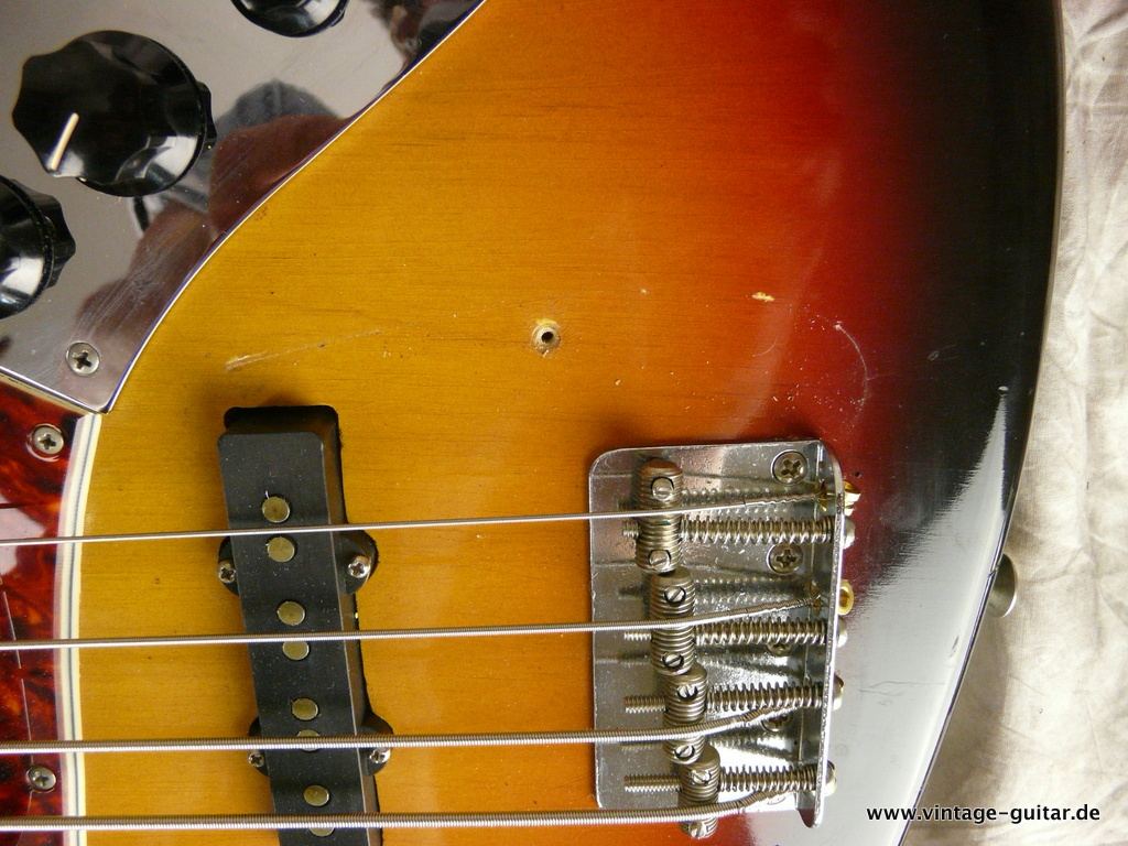 Fender-Jazz-Bass-1965-1966-sunburst-near-mint-030.JPG