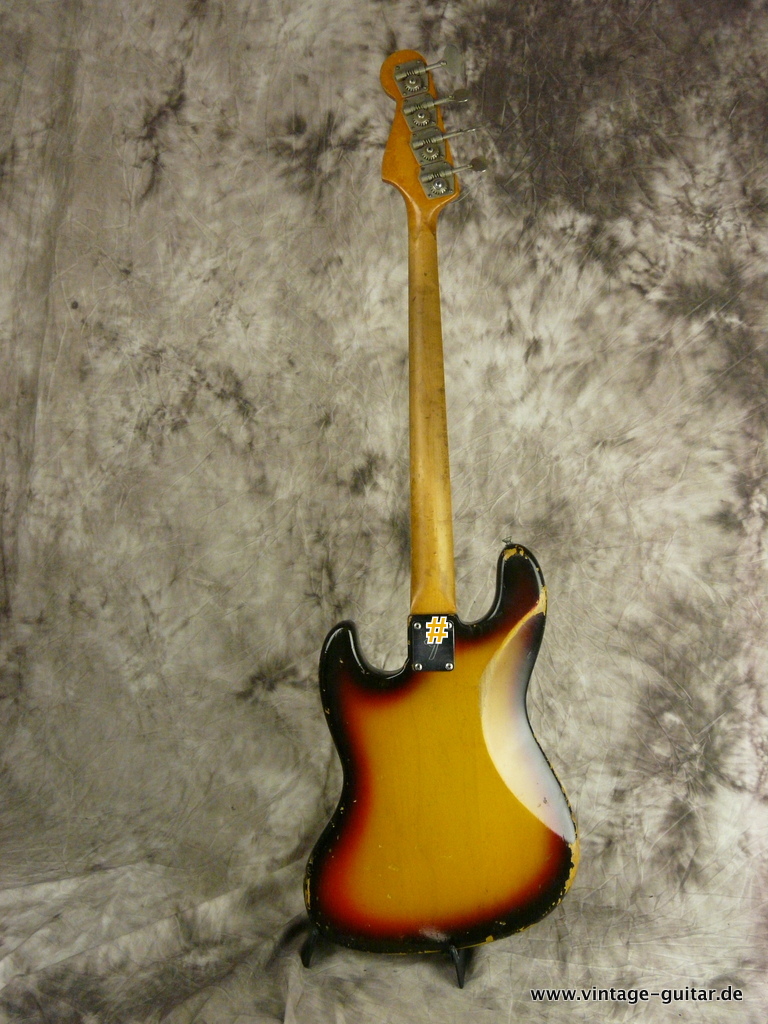 Fender_Jazz_Bass-1965-1966-sunburst-003.JPG