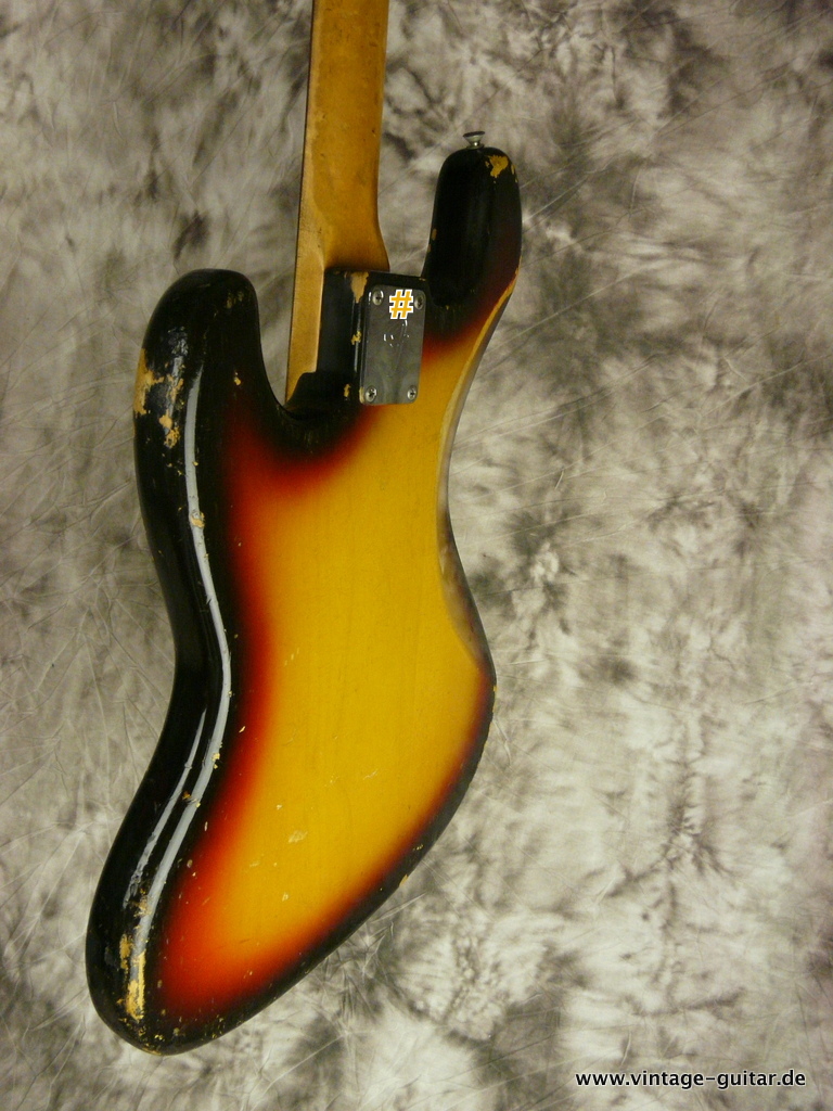 Fender_Jazz_Bass-1965-1966-sunburst-007.JPG