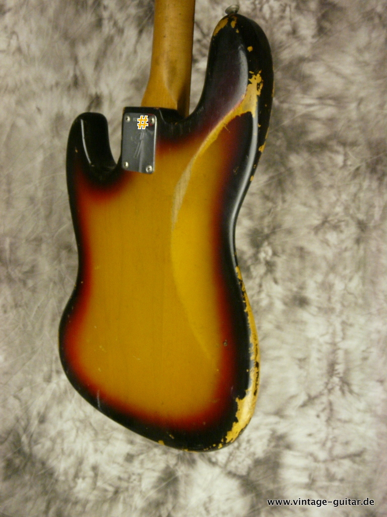 Fender_Jazz_Bass-1965-1966-sunburst-008.JPG