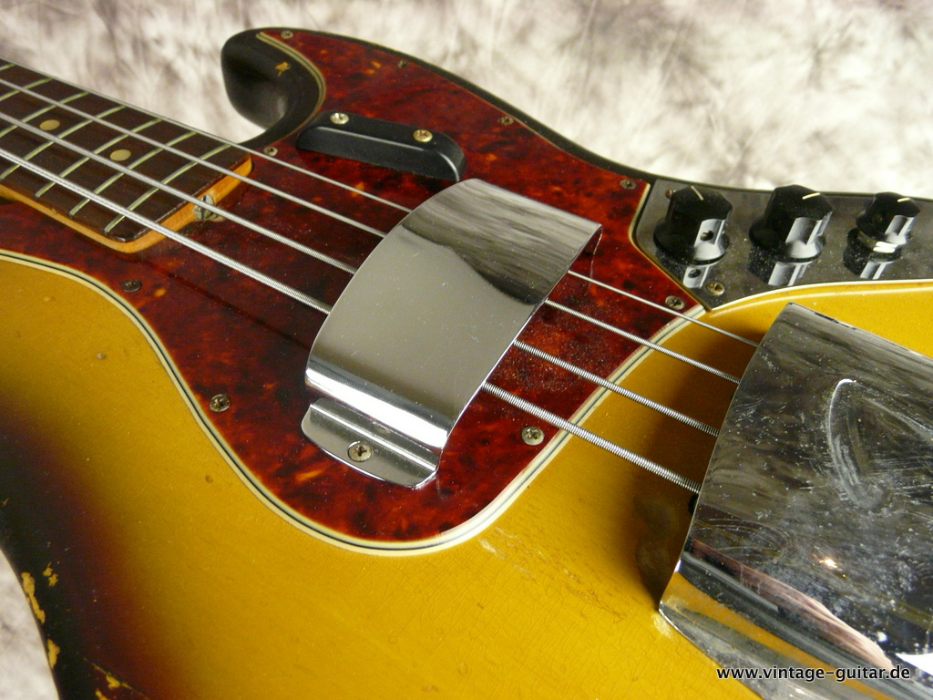 Fender_Jazz_Bass-1965-1966-sunburst-014.JPG