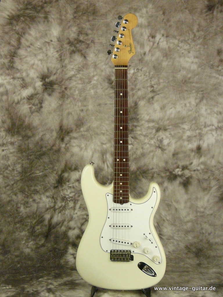 Fender_Stratocaster_I-series_1989_vintage_white-001.JPG