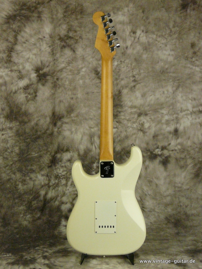 Fender_Stratocaster_I-series_1989_vintage_white-003.JPG