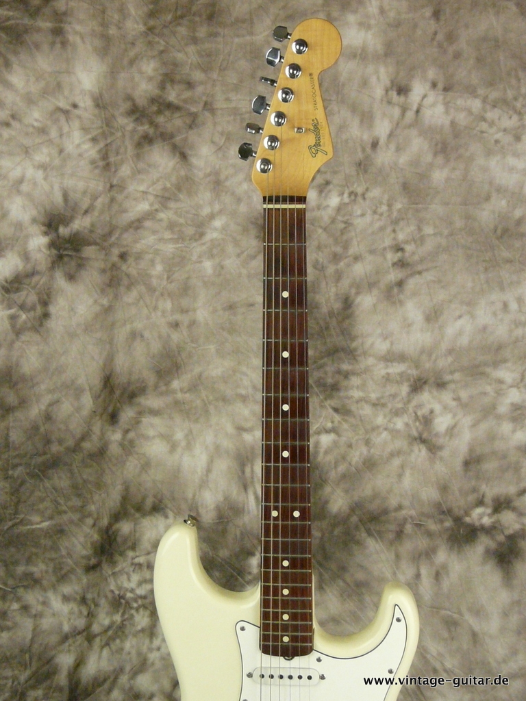 Fender_Stratocaster_I-series_1989_vintage_white-007.JPG