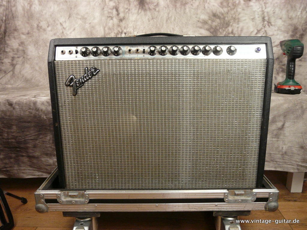 Fender-Vibrosonic-1979-15-001.JPG