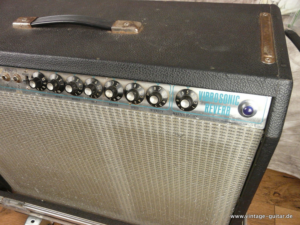 Fender-Vibrosonic-1979-15-002.JPG