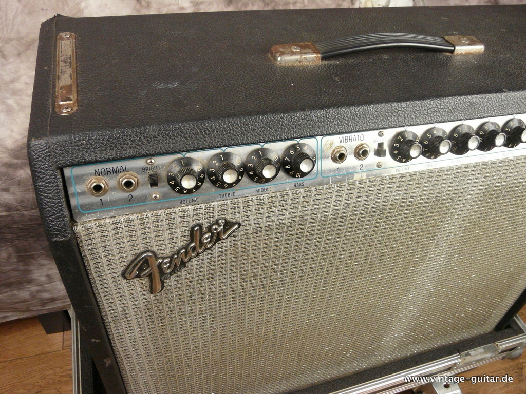 Fender-Vibrosonic-1979-15-003.JPG