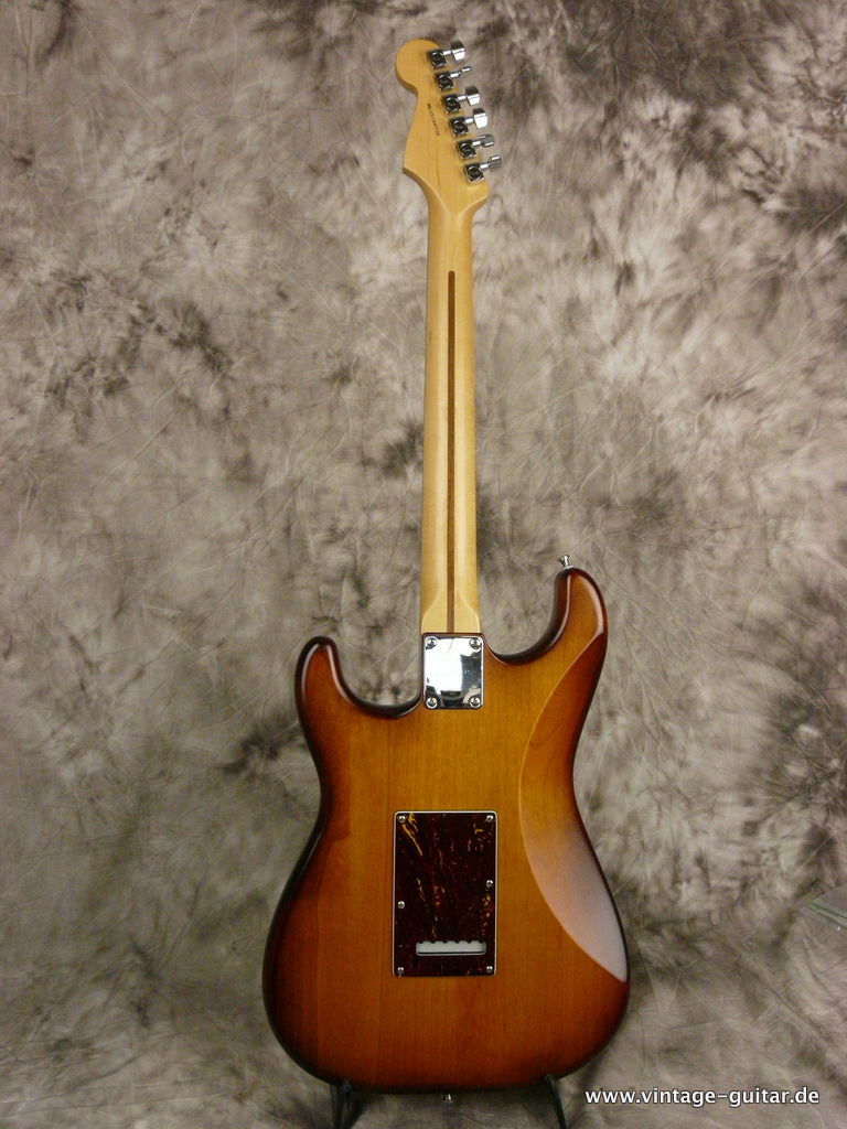 Fender_Stratocaster_violin_burst_2013-002.JPG