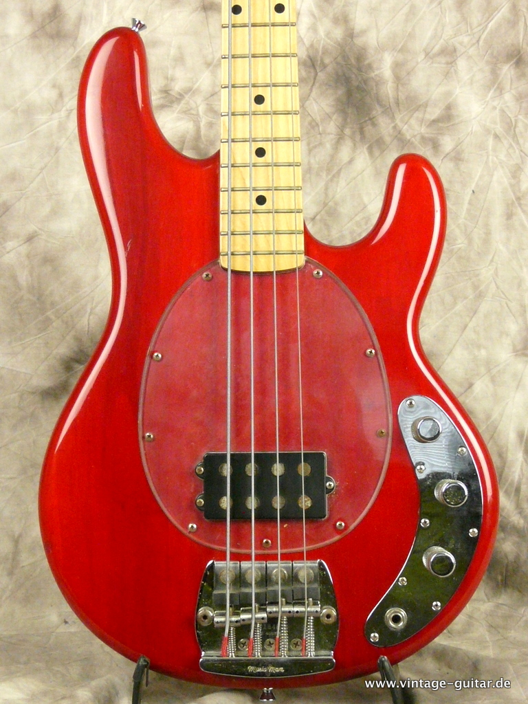 MusicMan-Stingray-Bass-1981-red-002.JPG