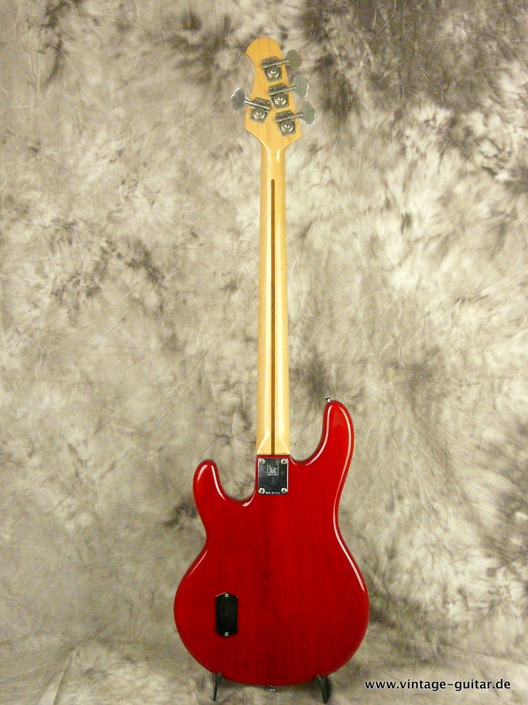 MusicMan-Stingray-Bass-1981-red-004.JPG