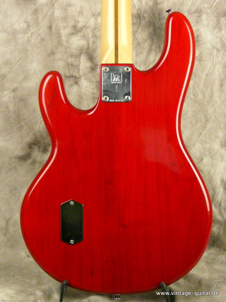 MusicMan-Stingray-Bass-1981-red-005.JPG